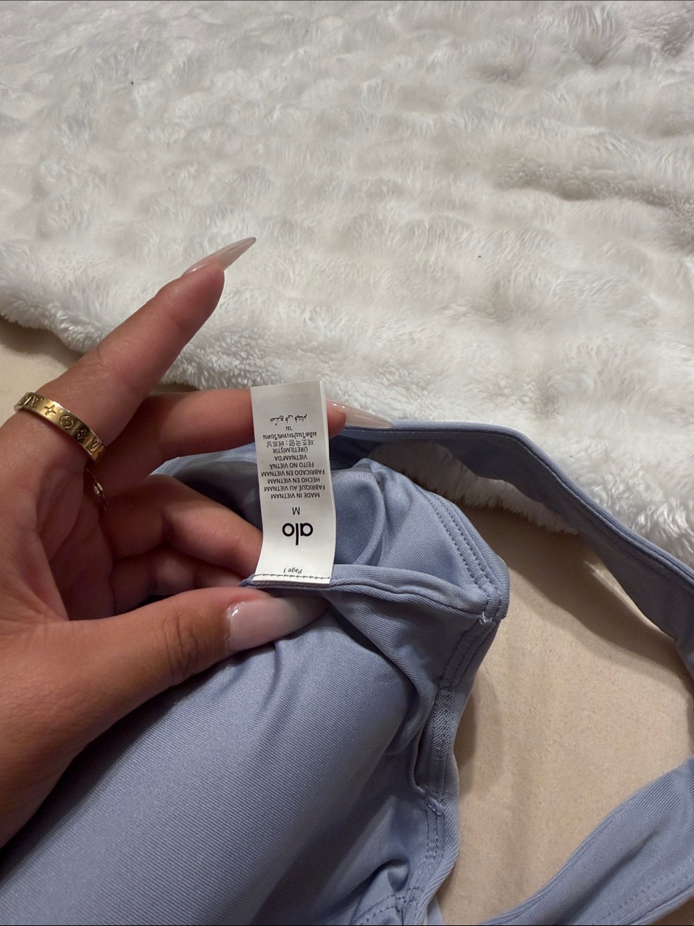 ALO Yoga Lavender Sports Bra and Leggings Set with White Piping - Picture 2 of 4